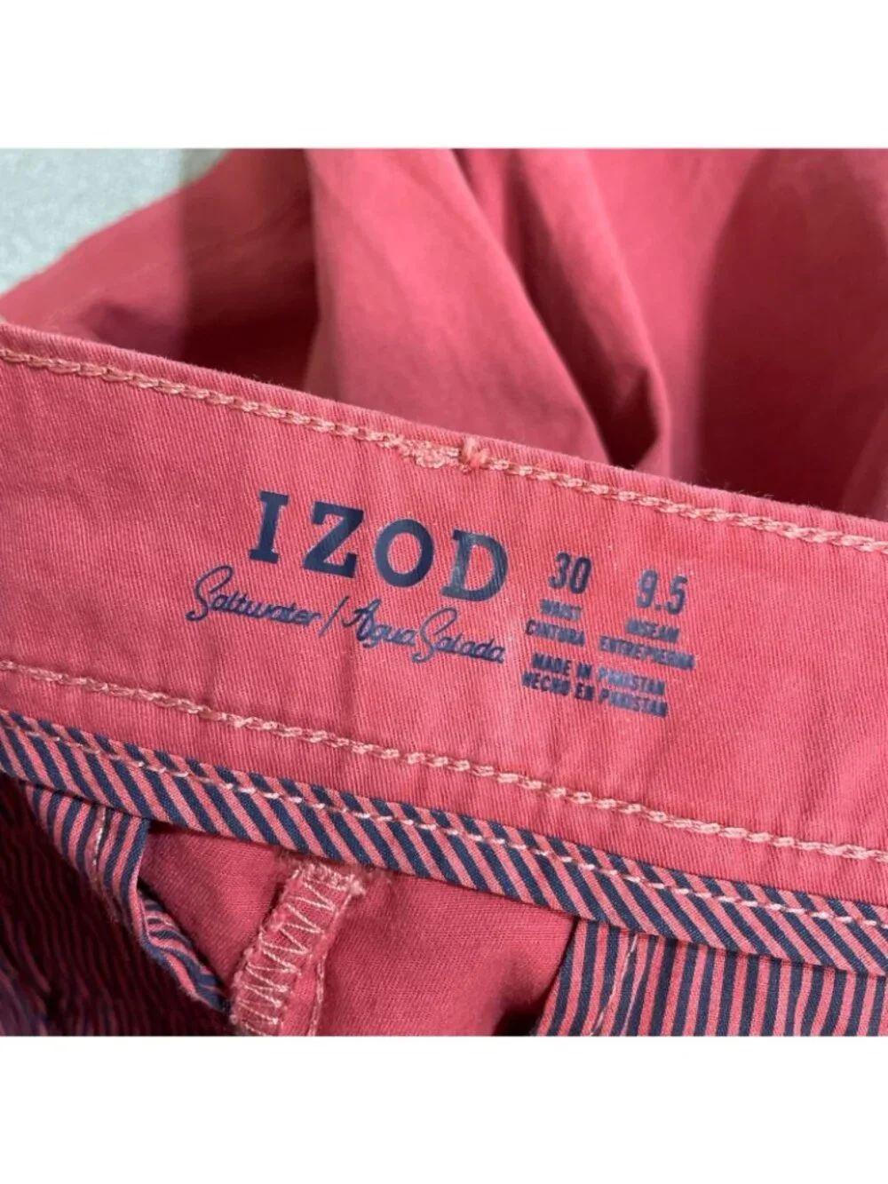 NWT Izod Men's 30 Saltwater Flat Front 9.5